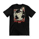 Remera negra de algodón con estampa en la espalda de un globo terráqueo con forma de bomba y la frase "going nowhere fast".