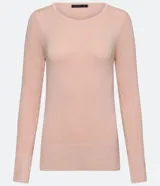 Suéter de punto color verde, con cuello barco, mangas largas y textura acanalada.