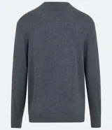 Suéter gris de tejido de punto con cuello en V y mangas largas.
