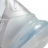 Zapatillas Nike Air Max 270 blancas con detalles plateados y logo Nike en los laterales.