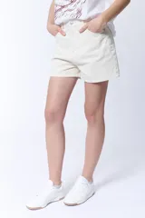Short de jean color crudo, de tiro alto y corte recto.