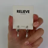 Aros argolla de plata 925 con dije colgante de circonia con forma de lágrima.