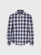 Camisa a cuadros azul marino y blanco, de manga larga y corte clásico.