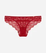 Conjunto de lencería blanco de encaje floral, compuesto por un corpiño con aro y una bombacha tipo bikini.