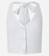 Blusa chaleco color blanco, con frente única, lazo en el cuello, lastex en la espalda y botones delanteros.