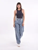 Body negro de lycra con cuello halter y espalda descubierta.