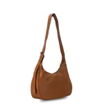 Cartera negra ovalada de simil cuero con cierre y correa ajustable con ojales. Cuenta con bolsillos internos y un bolsillo trasero.