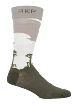 Calcetines de bambú con diseño de paisaje africano con árboles baobab.