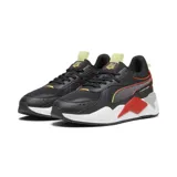 Zapatillas deportivas con diseño moderno, exterior textil y de mesh con capas sintéticas, y entresuela ligera de PU.