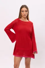 Vestido tejido con diferentes puntos, mangas oxford, color rojo. Incluye forro interior desmontable.