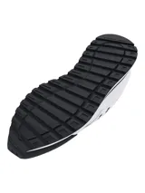 Championes Under Armour Essential Runner para hombre, color blanco con detalles en negro. Diseño liviano y transpirable de estilo retro.