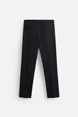 Pantalón de vestir negro de lana, corte recto, con bolsillos laterales y traseros de ojal con botón.