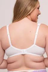 Soutien reductor blanco sin aro, con bretel ancho, confeccionado en LYCRA® con detalle de encaje celeste y microtul en copa. Breteles elásticos regulables y ganchos reforzados en espalda.