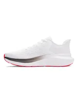 Championes de running Under Armour Charged Rogue 5, color negro con logo de la marca en el lateral.