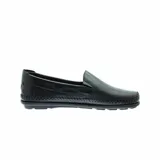Mocasines de cuero color marrón claro, con detalle de costuras a la vista y aplique de marca en el lateral.