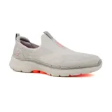 Championes Skechers GOwalk 6 Glimmering, color gris claro, sin cordones, con capellada de malla knit, plantilla Air-Cooled Goga Mat™, amortiguación ULTRA GO® y tecnología Hyper Pillar™ para mayor sujeción.