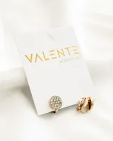 Par de caravanas doradas con clip, con forma circular y strass incrustado.