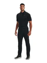 Chomba Under Armour Tech Polo para hombre, de color negro con logo en el pecho y detalles en gris en el cuello. Confeccionada con tejido UA Tech™ de secado rápido y corte holgado.