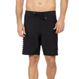 Short de baño negro con cordón ajustable en la cintura y logo de Volcom en la pierna izquierda.