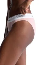 Bombacha clásica de algodón color rosa pálido, con cintura elástica blanca con logo de Calvin Klein.