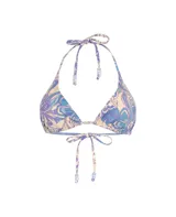 Top de bikini triangular con estampado floral en tonos celeste, azul y beige. Se ata al cuello y a la espalda con tiras finas adornadas con cuentas.