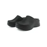 Zueco color beige con plataforma y diseño robusto.