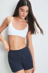 Short azul de morley pesado con cintura elastizada y cartera falsa con botones.