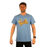 Remera celeste de manga corta con estampado frontal de la marca Thrasher con un diseño de un personaje con ojos grandes y llamas.