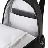 Mochila Puma modelo HER Small, color negro, con compartimento principal con cierre, bolsillo frontal con cierre, bolsillo lateral abierto, correas ajustables para los hombros y logo Puma Cat estampado en el frente.