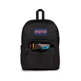 Mochila negra con gran compartimento principal, bolsillo lateral para botella de agua y tirantes de hombro acolchados.