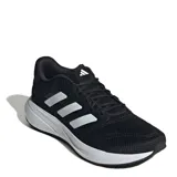 Championes Adidas Response Runner negros con las tres tiras blancas y suela blanca.