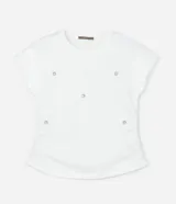 Blusa de ribana de algodón color blanco, con cuello redondo, sin mangas, fruncidos laterales y aplicación de perlas artificiales y strass.