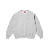 Buzo gris de algodón con cuello redondo y logo pequeño de Supreme en el pecho. Corte regular.