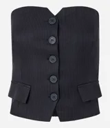 Blusa sin breteles estilo chaleco, color negro con estampado a rayas verticales, botones delanteros, bolsillo falso con solapa y lastex en la espalda.