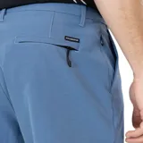 Bermuda híbrida azul denim confeccionada en 90% nylon y 10% elastano.