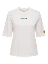 Remera blanca de algodón con cuello redondo, mangas cortas y estampado frontal con la leyenda 'Ripe & Fresh' en color verde.