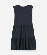 Vestido corto rojo de algodón, corte muscle tee, cuello redondo y volados maria.