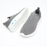 Championes Skechers Bobs Sport Unity, color gris con suela blanca y detalles en celeste. Capellada de tejido de punto Stretch Fit, plantilla acolchada de espuma viscoelástica y entresuela Dual Cushioning.