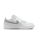 Championes Nike Air Force 1 Dance de mujer, color blanco con detalles en gris.