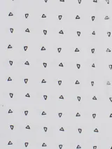 Boxer blanco de algodón con cintura elástica gris con la marca Forum estampada.