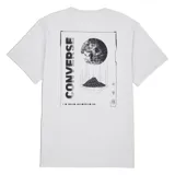 Remera blanca de algodón con cuello redondo y logo Converse estampado en el pecho.