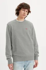 Sweater gris de cuello redondo, manga larga y logo de Levis bordado en el pecho.