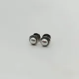 Caravanas de plata 925 con perlas de río de 4.5 mm y cierre de rosca.