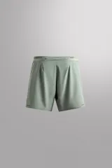 Shorts deportivos color verde claro confeccionados en tejido técnico ligero y elástico. Cuentan con cintura elástica ajustable con cordón interior, bolsillos frontales, bolsillo trasero de seguridad con cierre de cremallera, bajo con acabado termofijado y aberturas laterales. Detalle de logo estampado en la pierna. Largo interior de pierna: 17 cm. Tejido Quick Dry nivel 2. Zara Athleticz.