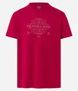 Remera de algodón color bordó con estampa frontal de la marca de cerveza Pilsner Lager.
