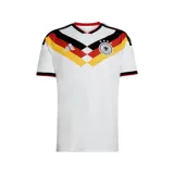 Camiseta de fútbol Adidas de la selección de Alemania, modelo Home 2026. Diseño blanco con detalles en negro, rojo y amarillo en cuello y hombros. Incluye logo de Adidas y escudo de la selección alemana en el frente.