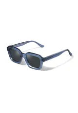 Lentes de sol Eco Shades modelo Romano con montura cuadrada azul traslúcido y lentes grises. Fabricados con acetato biodegradable y lentes de PMMA reciclado.