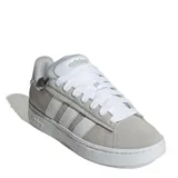 Championes Adidas Grand Court Alpha, color gris con detalles en blanco, inspirados en el tenis de los años 80. Confeccionados en material sintético tipo nobuk, con las tres tiras de Adidas en los laterales y entresuela Cloudfoam.