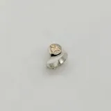 Anillo de plata 925 con detalles en oro de 9k, diseño especial para profesionales en prevención.