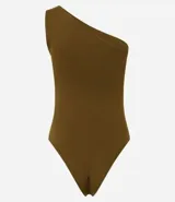 Body básico color durazno, con escote asimétrico y un solo hombro. Confeccionado en microfibra de poliamida y elastano.